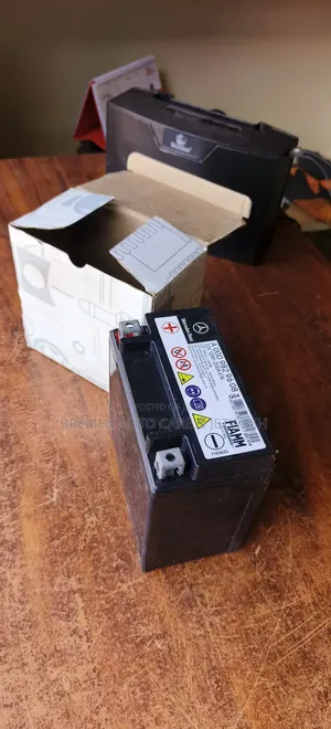 Auxiliary Battery W166