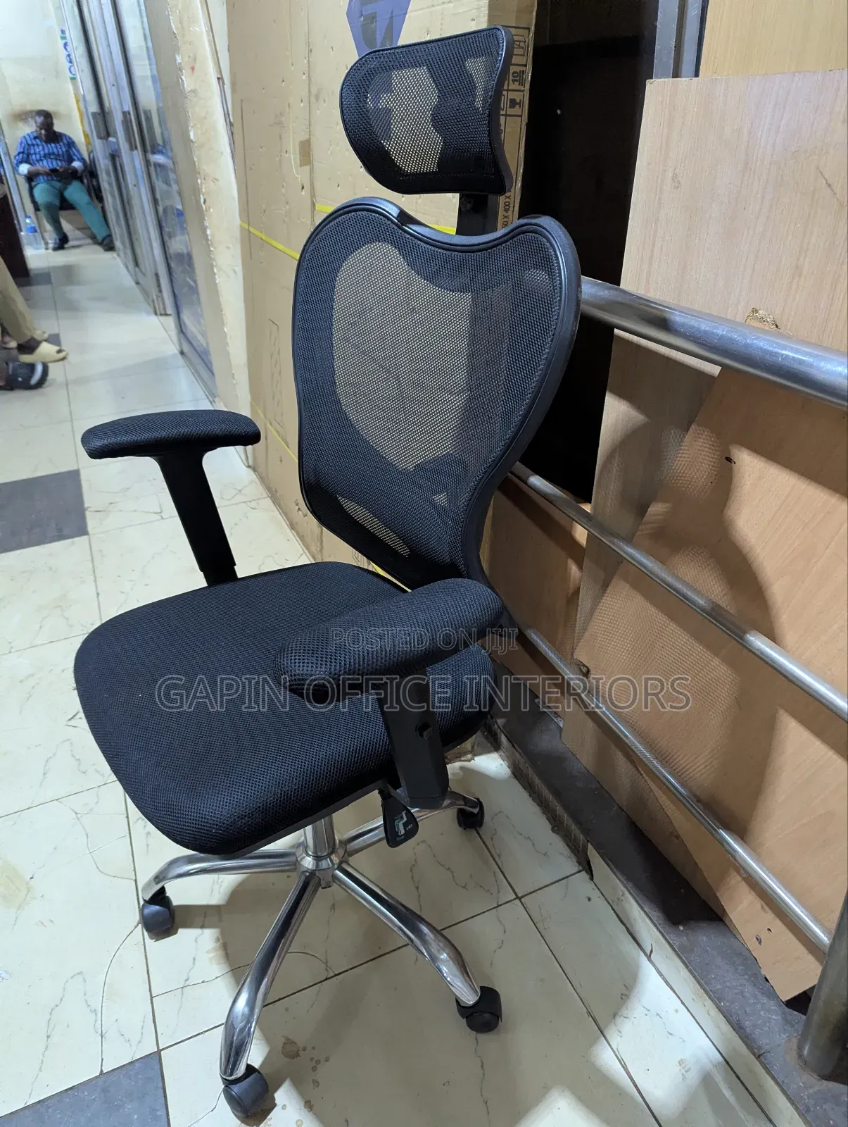Office Chair, With an Headrest and Movable