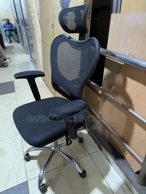 Office Chair, With an Headrest and Movable