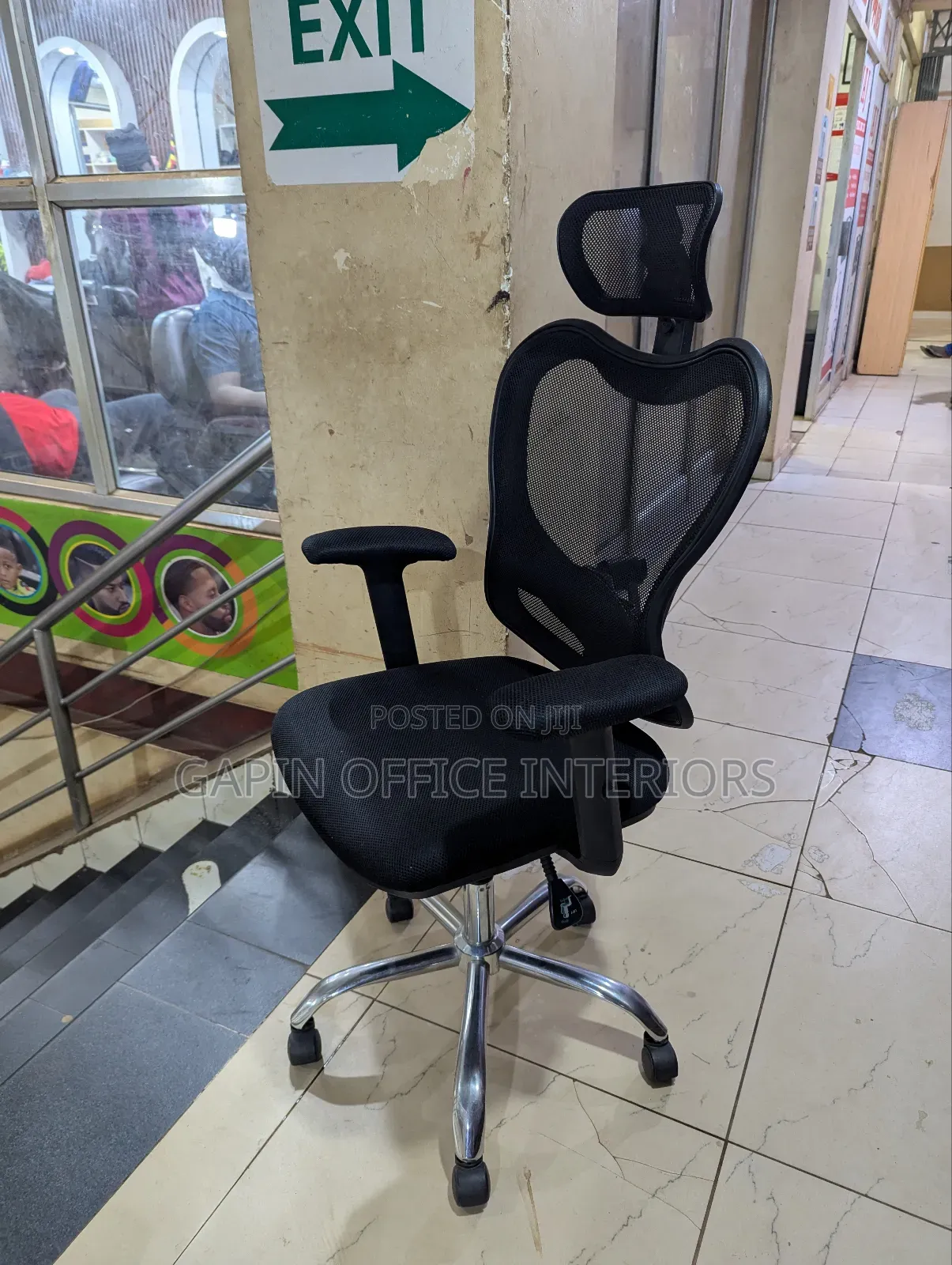 Office Chair, With an Headrest and Movable