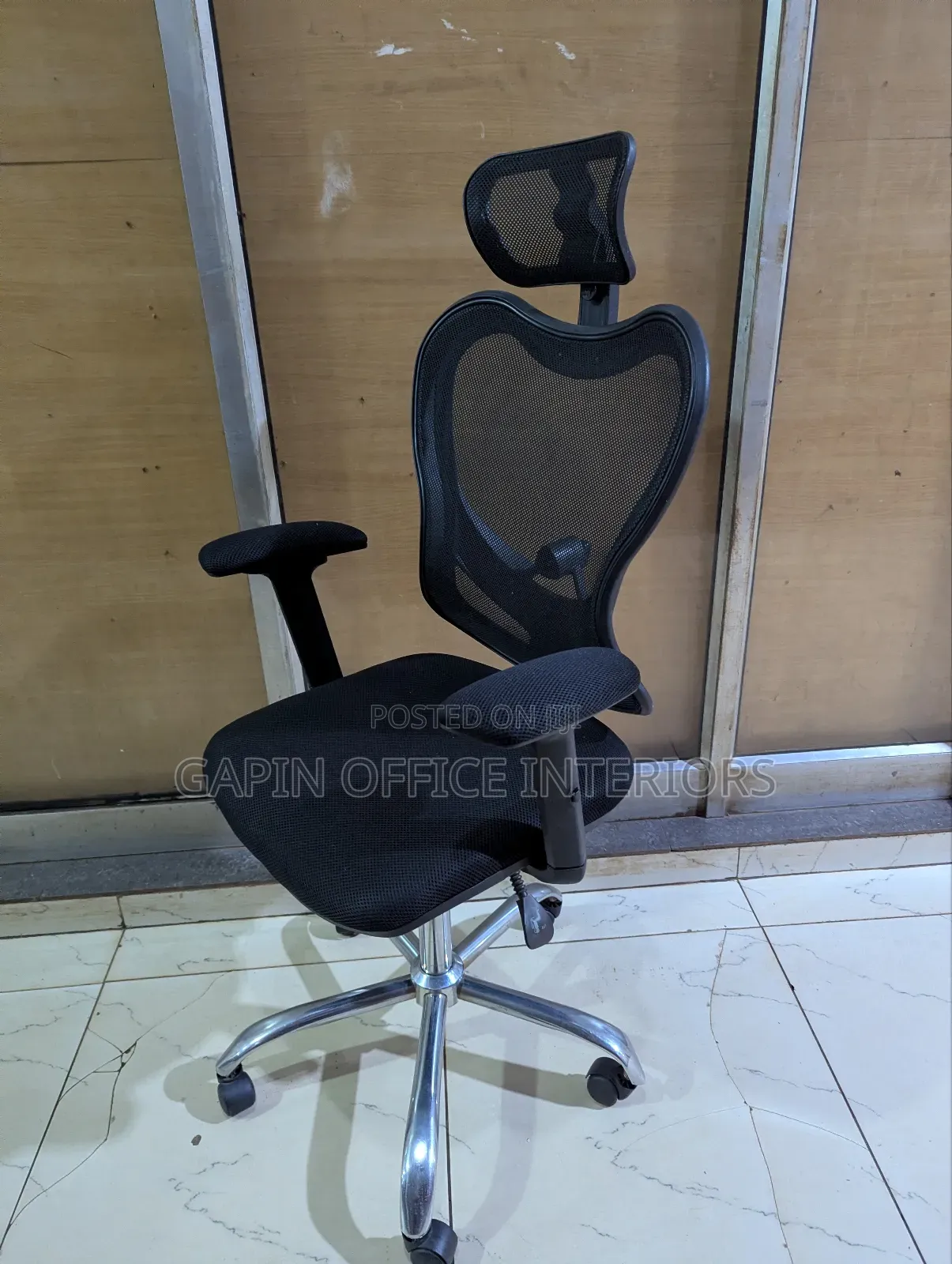 Office Chair, With an Headrest and Movable