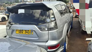 Mitsubishi Outlander 2010 Silver