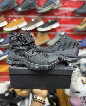 Under Armour Stealth Core Black Boots