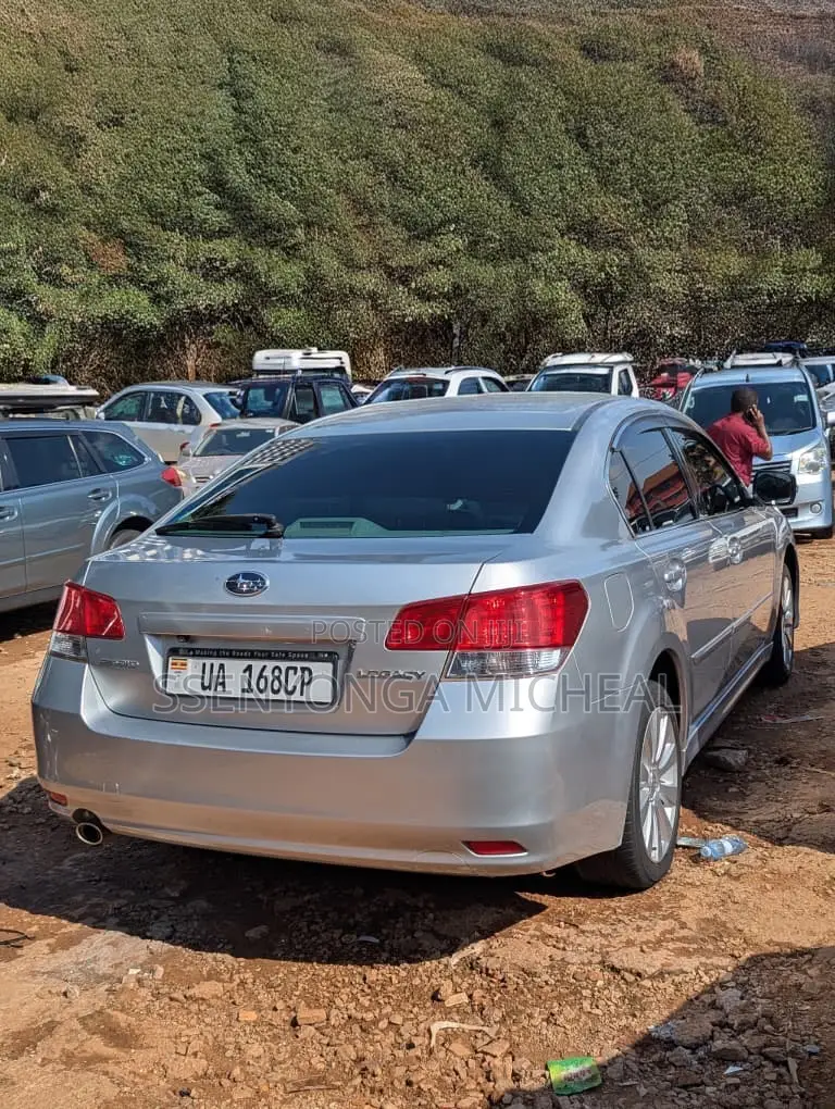 Subaru Legacy 2012 Silver