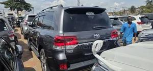 Toyota Land Cruiser 2017 Gray