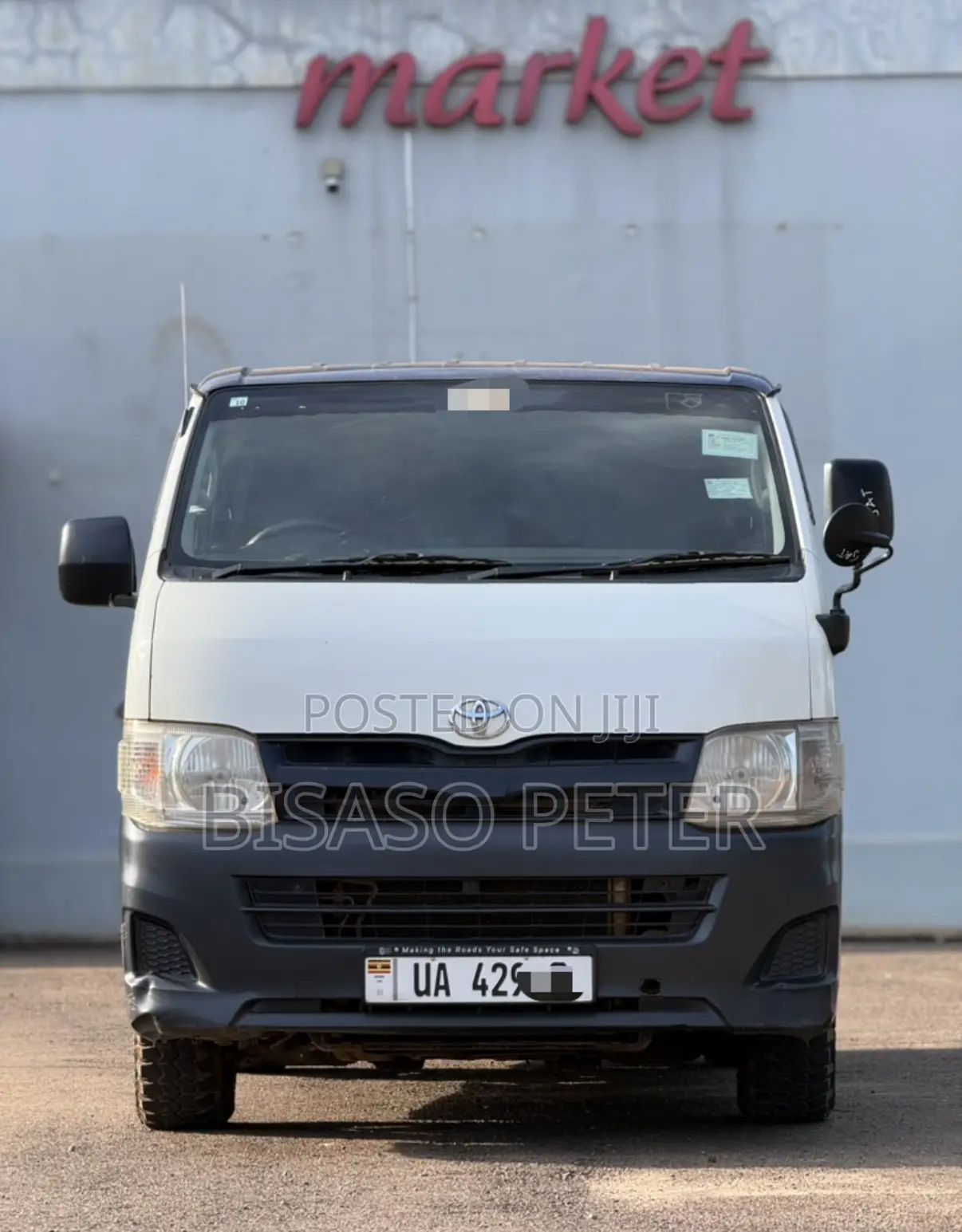 Toyota HiAce 2011 White