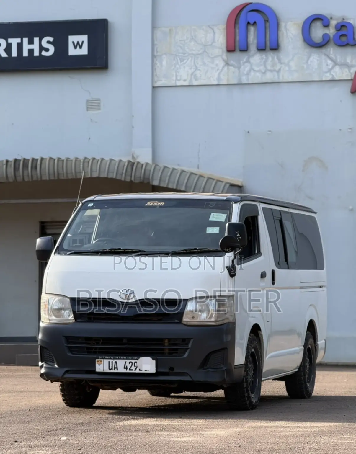 Toyota HiAce 2011 White