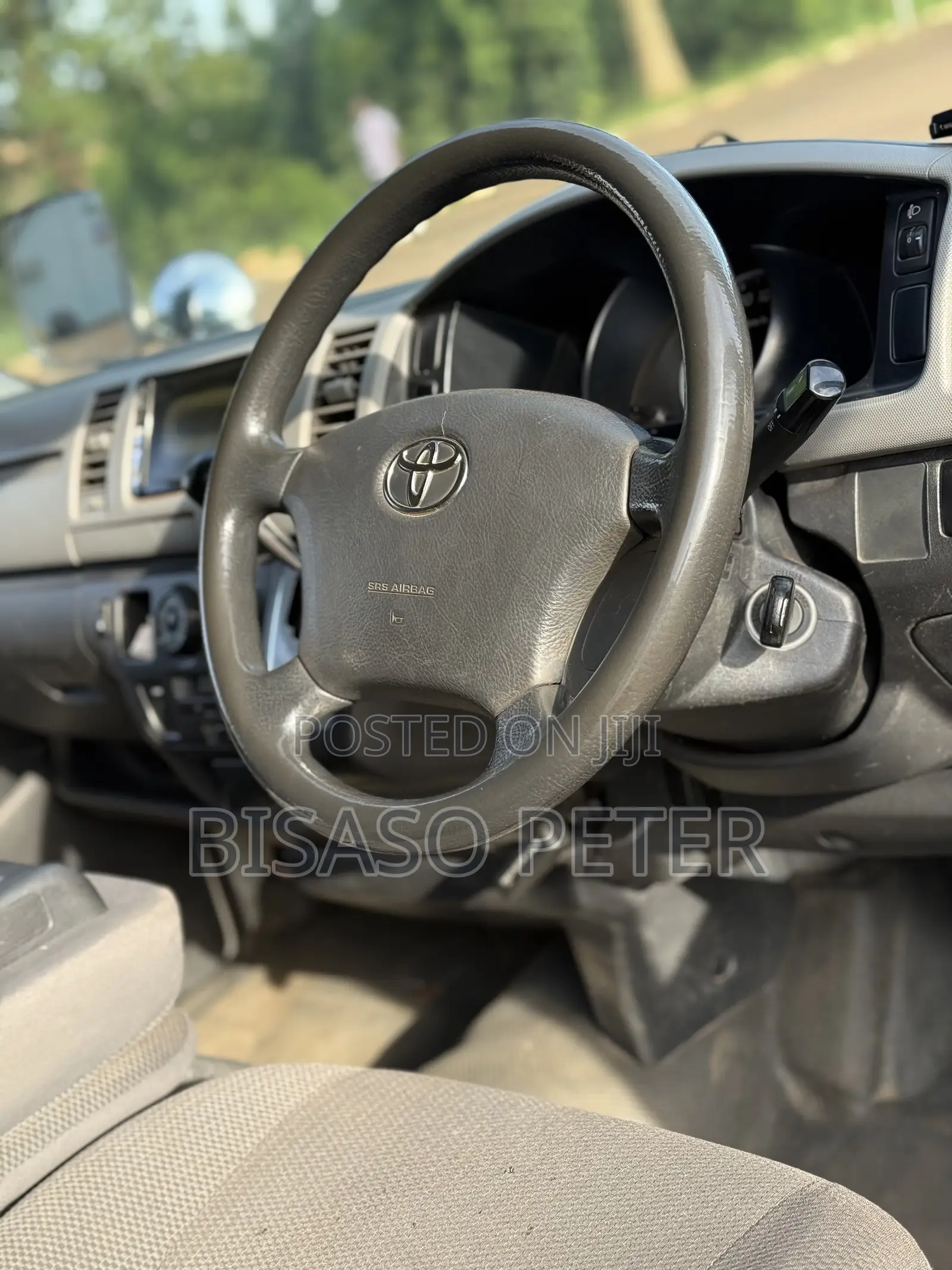 Toyota HiAce 2011 White