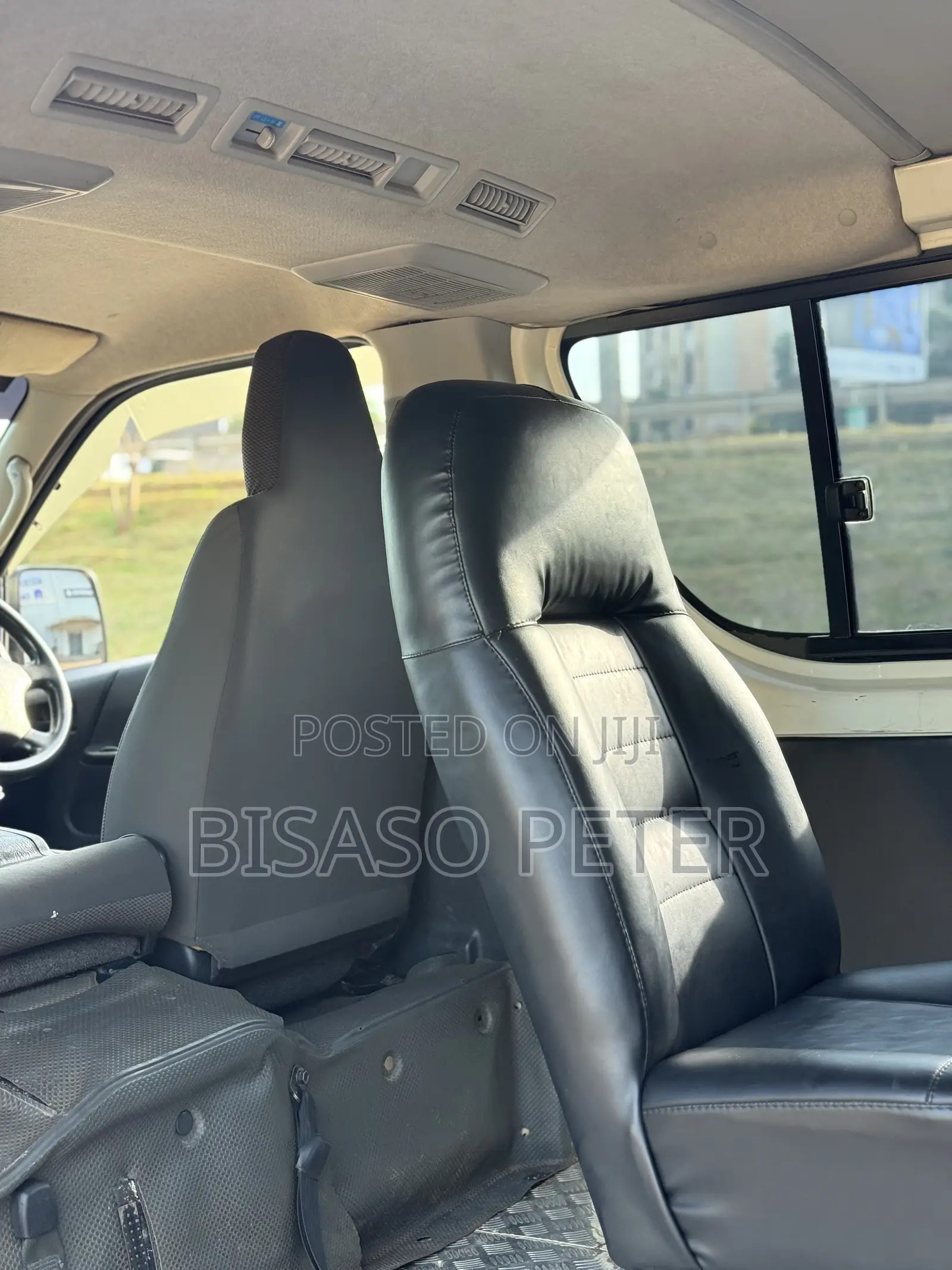 Toyota HiAce 2011 White