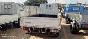 Isuzu Track Small Tye 4 B E 1