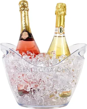 A Clear Acrylic Ice Bucket