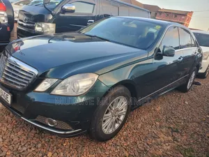 Mercedes-Benz E300 2008 Gray