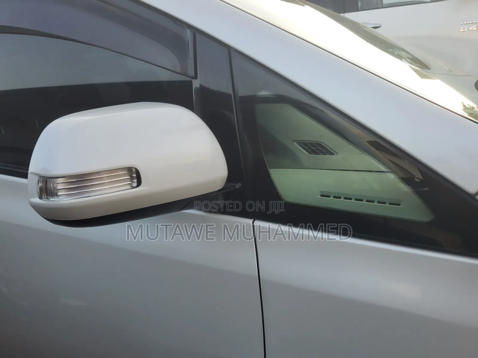 Toyota Vellfire 2011 White