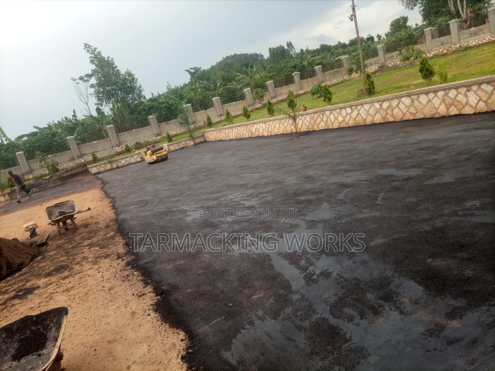 Compound Tarmacking