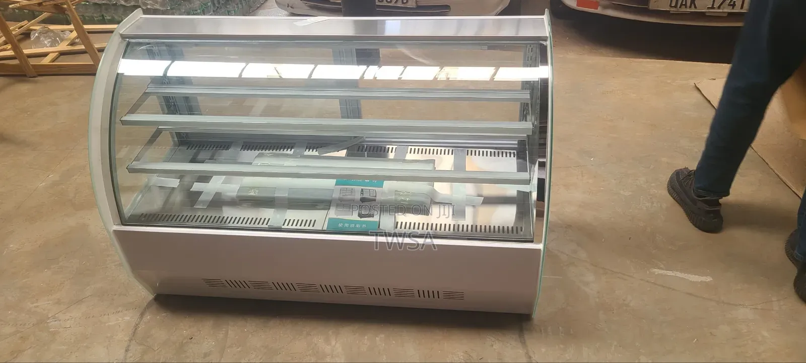 Refrigerated Bakery Display Case
