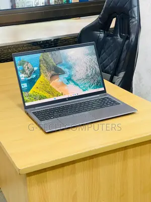 New Laptop HP ZBook Firefly 15 G7 16GB Intel Core i7 SSD 512GB
