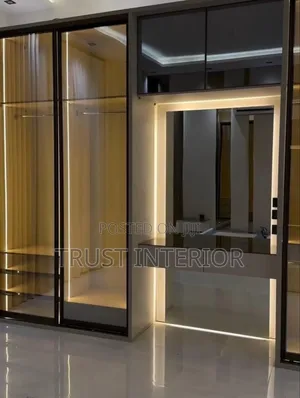 Closed Fitted Rwamatta 325