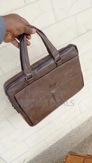 Men's Leather Messenger Shoulder Bag - Coffee Brown