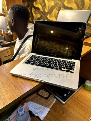 Laptop Apple MacBook Pro 4GB Intel Core i5 HDD 500GB