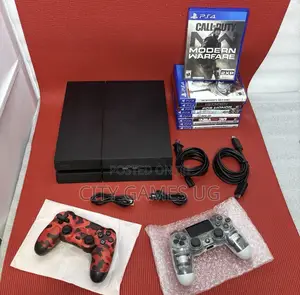 Huge Sony Playstation 4 Ps4 Complete Set With Games 2 Controllers