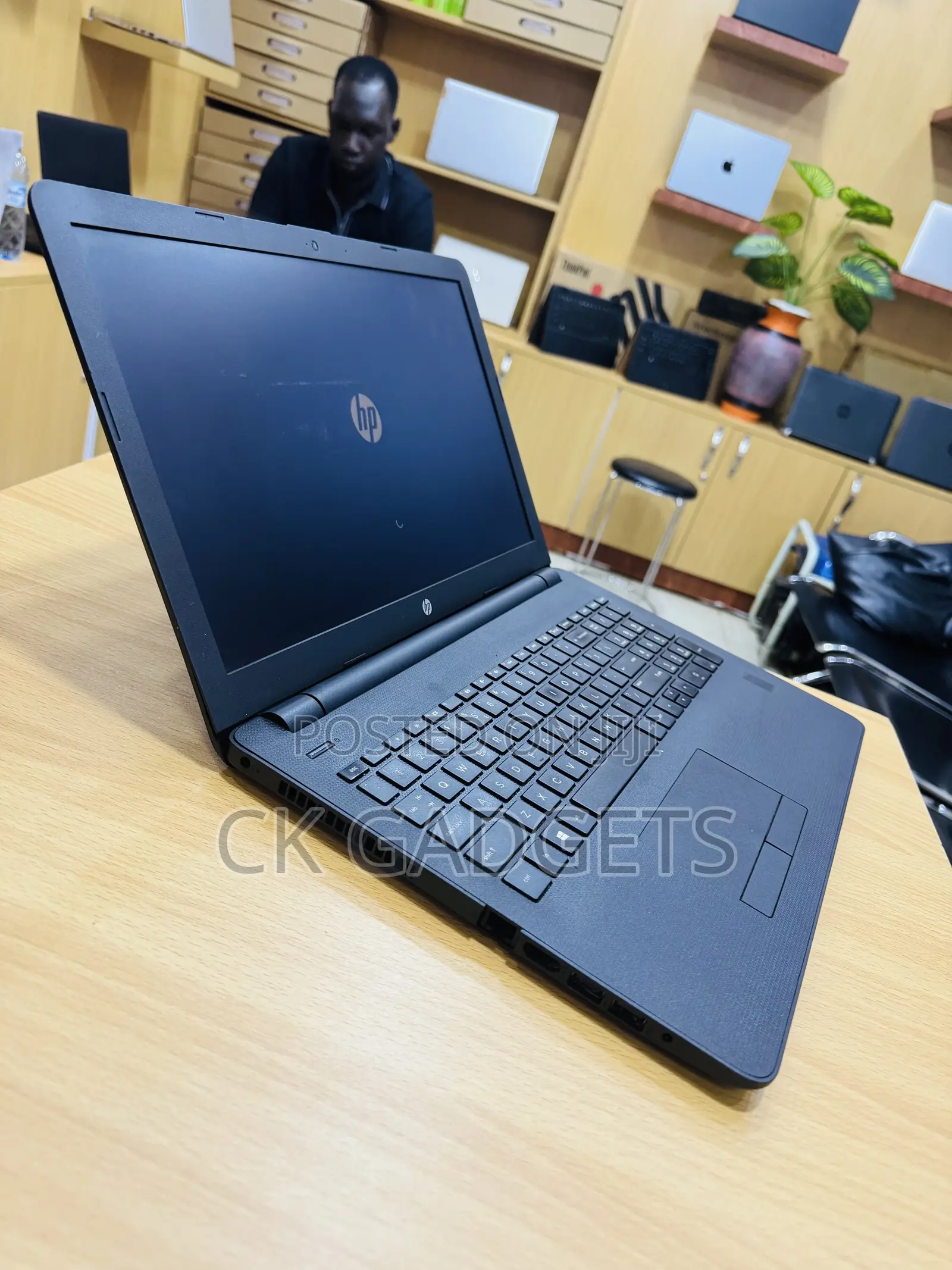 Laptop HP 240 G5 8GB Intel Core i5 HDD+SSD 500GB