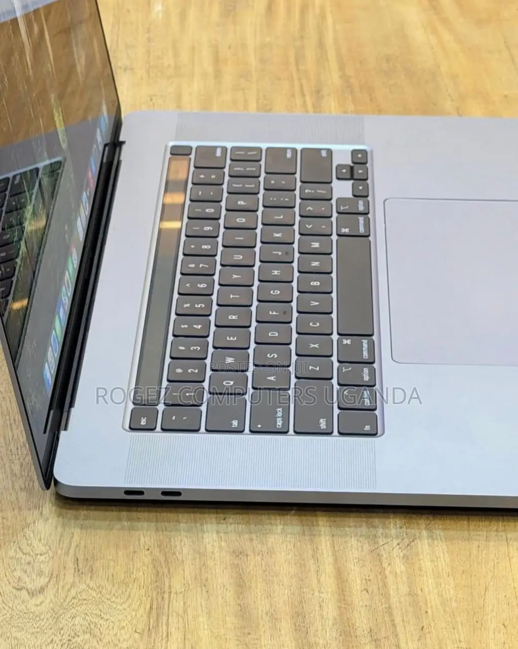 New Laptop Apple MacBook Pro 2019 16GB Intel Core i9 SSD 1T