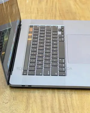 New Laptop Apple MacBook Pro 2019 16GB Intel Core i9 SSD 1T