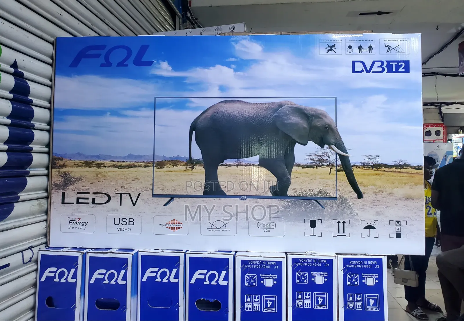 New 43" Fol Smart Tv - Internet Tv and Comes With a Free Wall Bracket