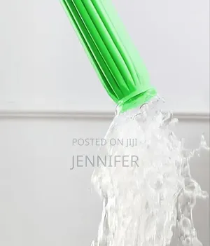 Self-Wringing Twist Mop