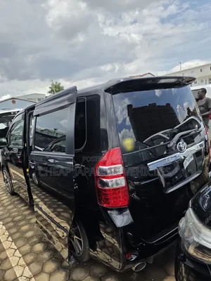 Toyota Noah 2011 Black