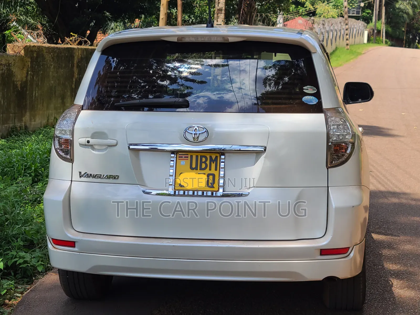 Toyota Vanguard 2008 White