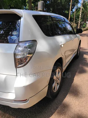 Toyota Vanguard 2008 White