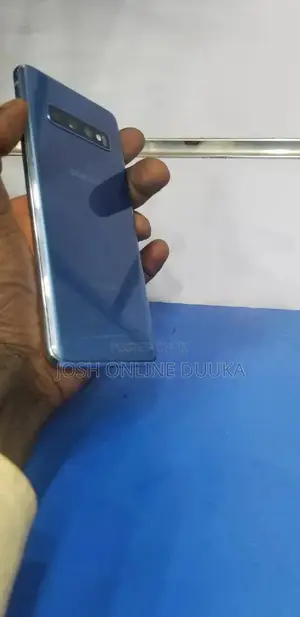 New Samsung Galaxy S10 128 GB Blue