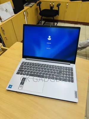 New Laptop Lenovo Ideapad 3 4GB Intel Core i5 SSD 256GB