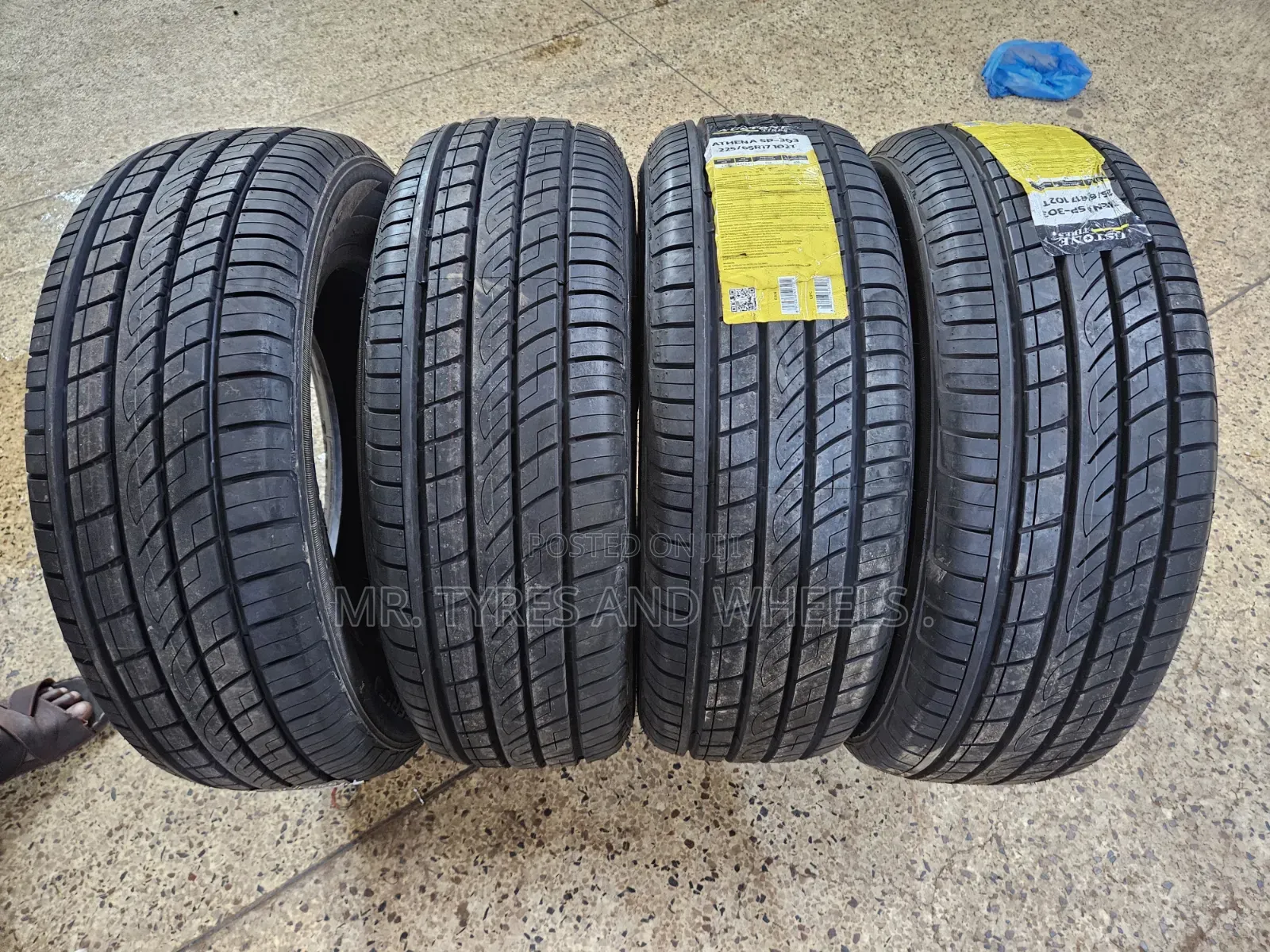 225 65 R17 Austone Athena Quality Grades Sp . 303