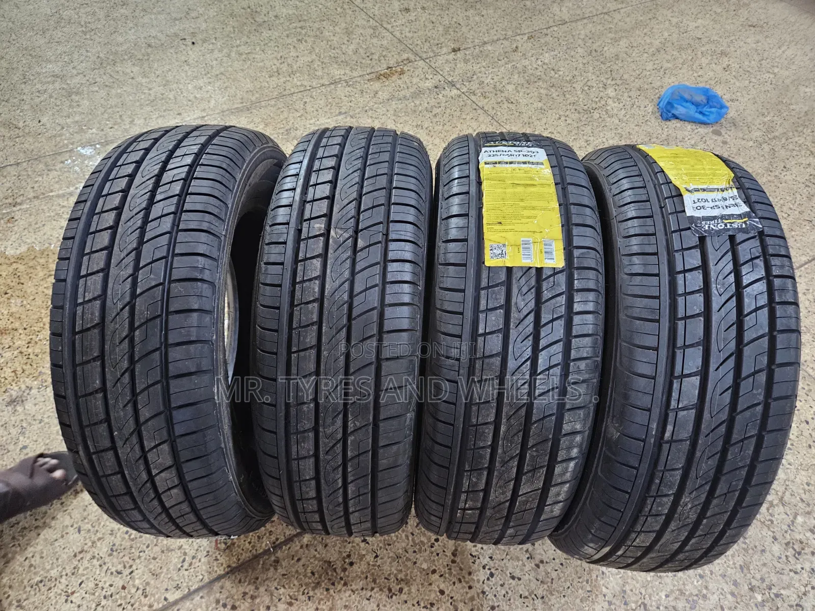 225 65 R17 Austone Athena Quality Grades Sp . 303