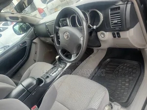 Toyota Hilux Surf 2009 Black