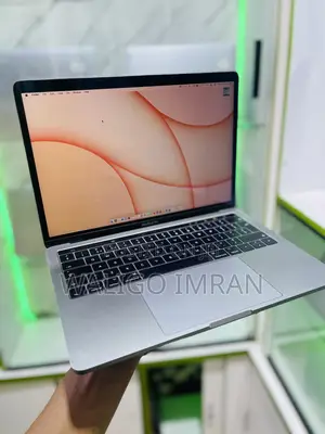 Laptop Apple MacBook Pro 2017 8GB Intel Core i5 SSD 256GB
