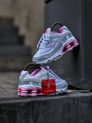 Nike Shox R4