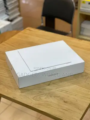 New Laptop Apple MacBook Air 2024 M3 15-inch 8GB Apple M3 SSD 512GB