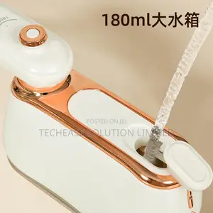 Handheld Garment Steamer – 180ml Foldable Handle, Fast Wrinkle Remove
