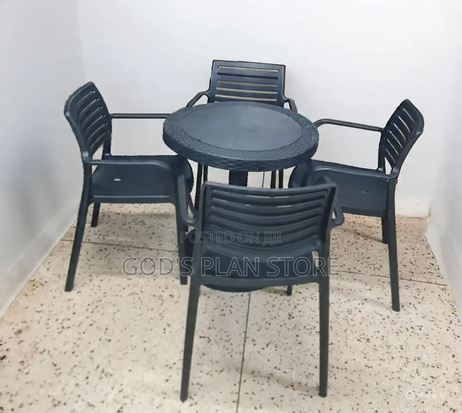 Comfortable Dining Plastic Table and Chairs Set 4people