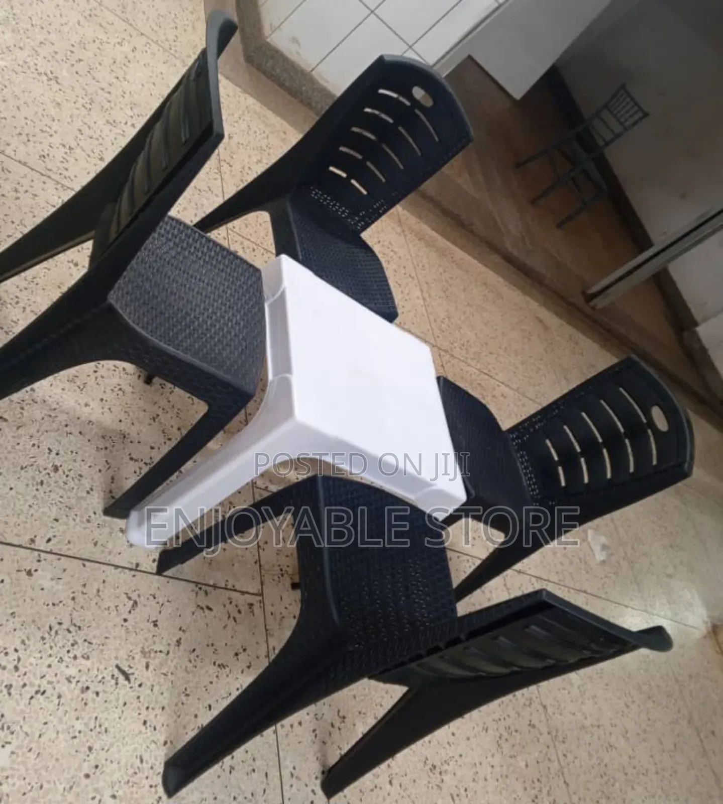Sinple Plastic Table and Chairs for Balcony Coffee Bars Restaurant