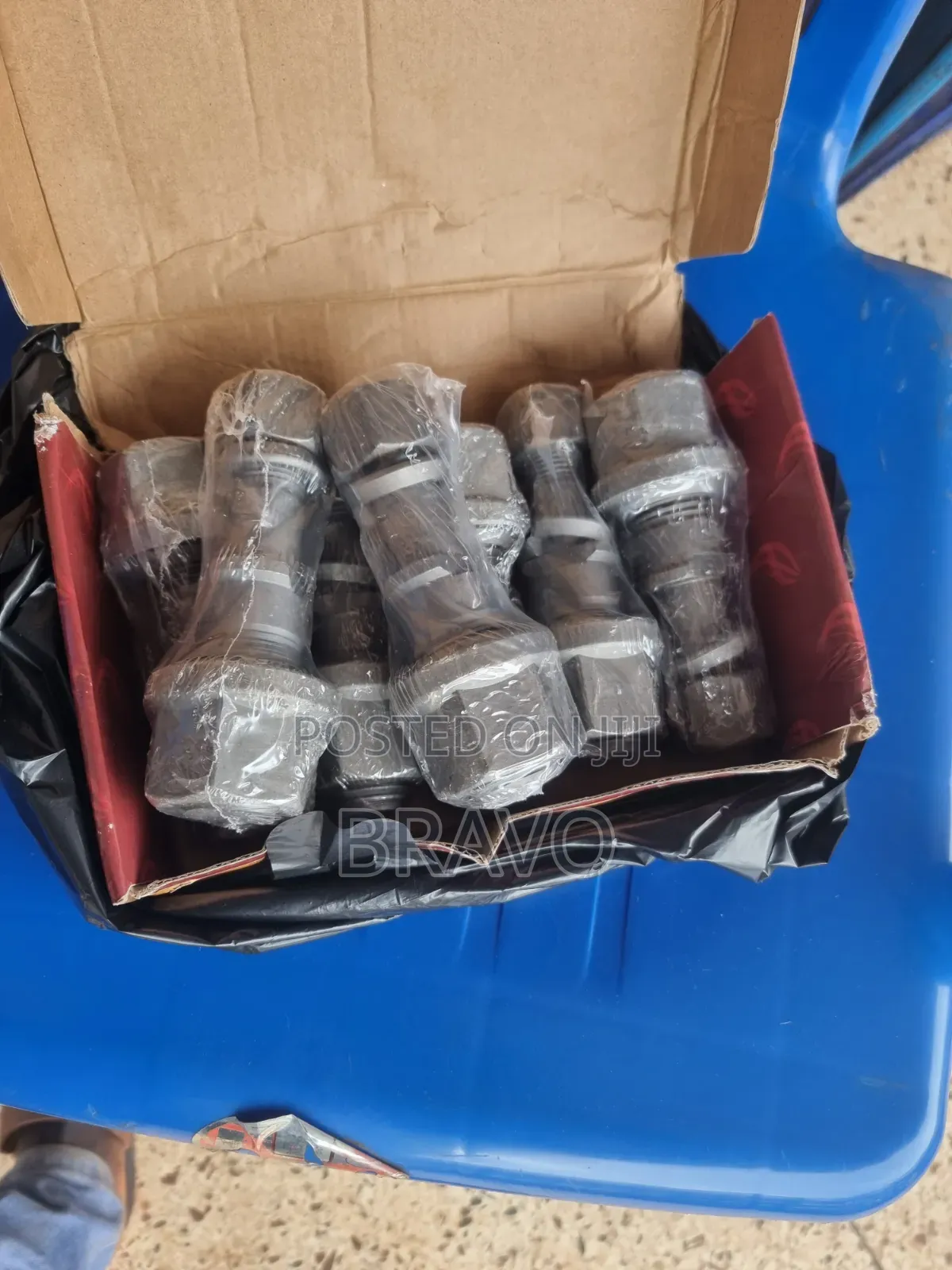 Studs for Fuso 19.5 Rim .