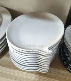 Japanese White Ceramic Teardrop-Shaped Appetizer Plate.