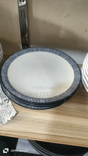 Vintage the Classics by Hearthside Stoneware Castlewood Dinner Plate.