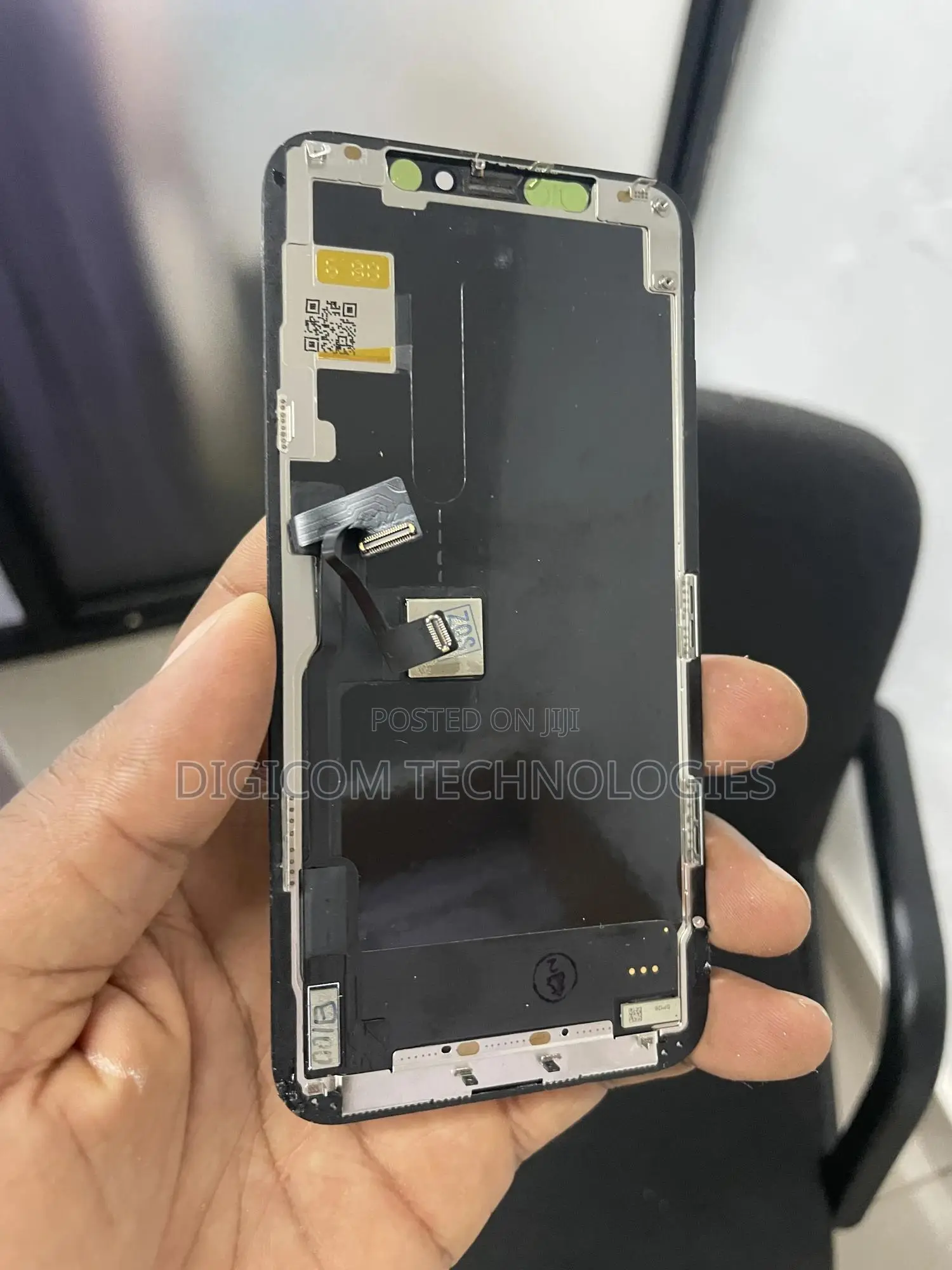 iPhone and Android Phones Screen Replacement Services