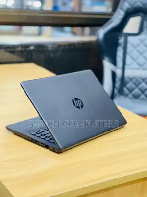 New Laptop HP Stream 14-cb130nr 8GB Intel Core i5 SSD 256GB