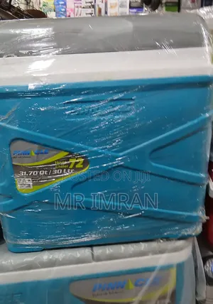 Pinnacle 30-Liter Hard Insulated Cooler Box.