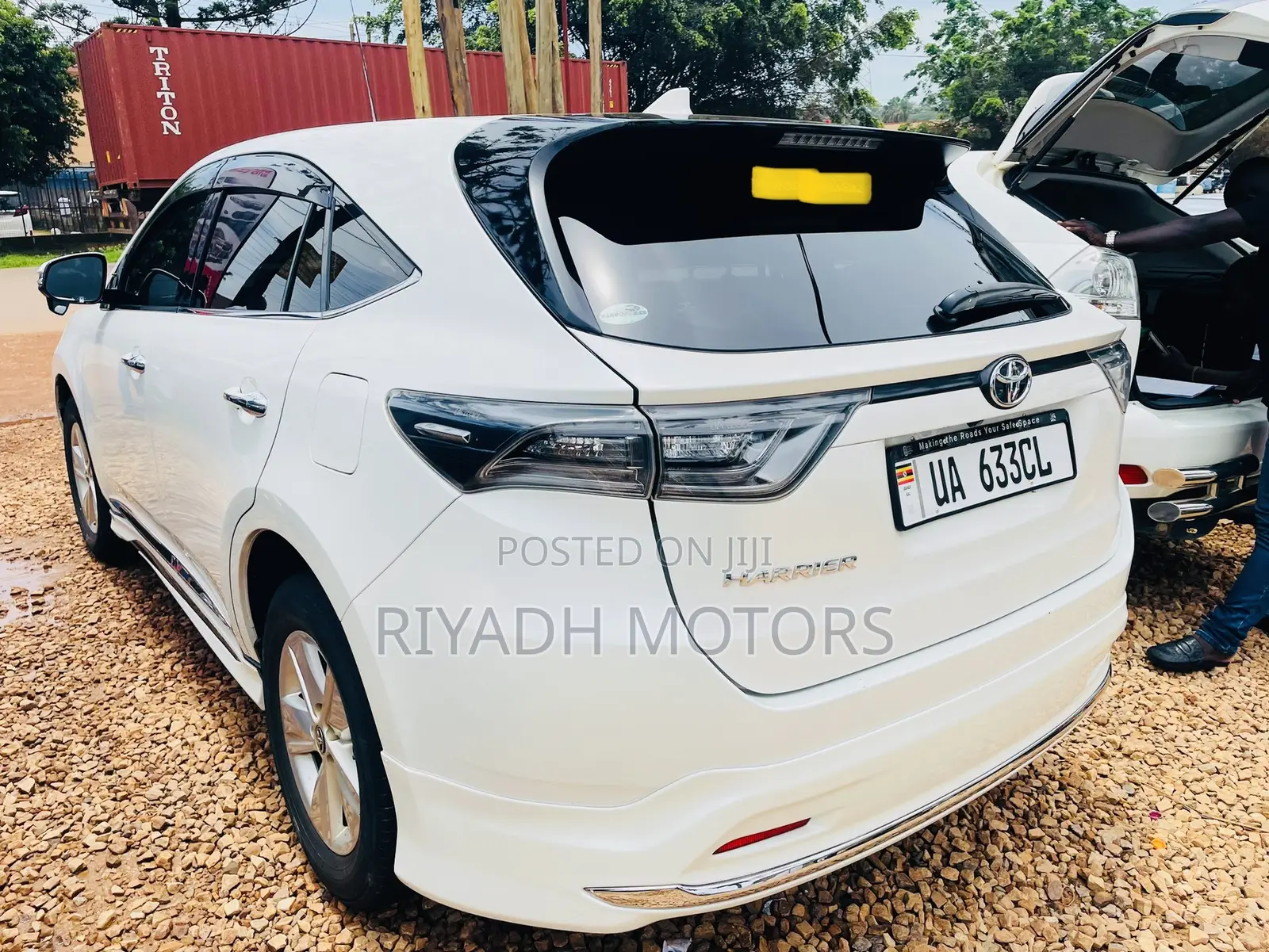 Toyota Harrier 2.0 2015 White